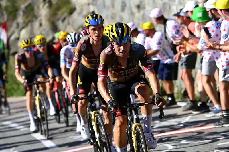 Primoš Roglic back on the bike two weeks after the Vuelta a España