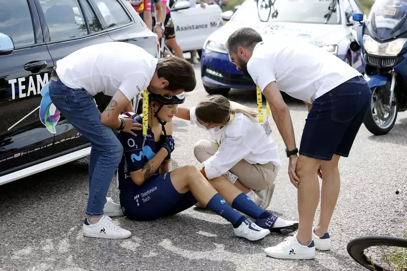 Emma Norsgaard abandons Tour de France Femme after dramatic crash