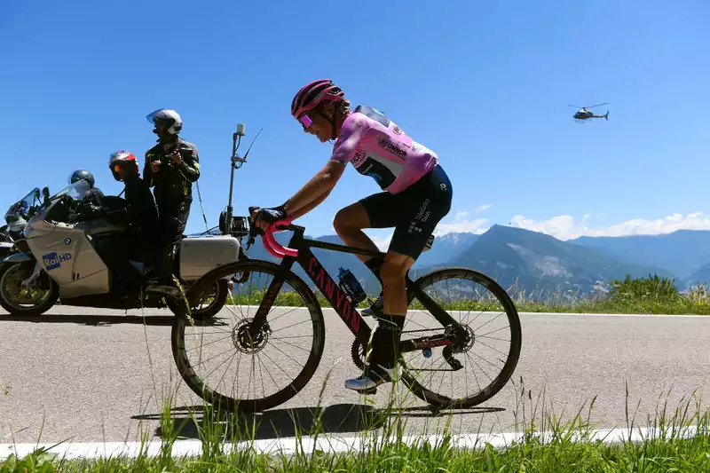 Giro Donne Steps Up with Comprehensive Live Coverage