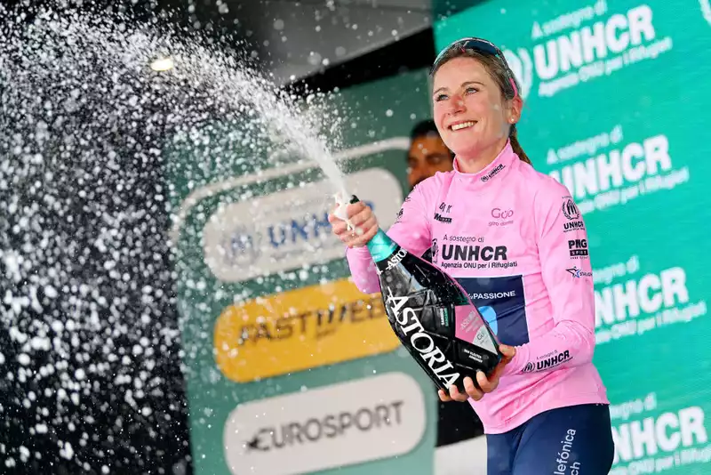 Van Breuten defends Maria Rosa after avoiding a crash on stage 6 of the Giro Donne