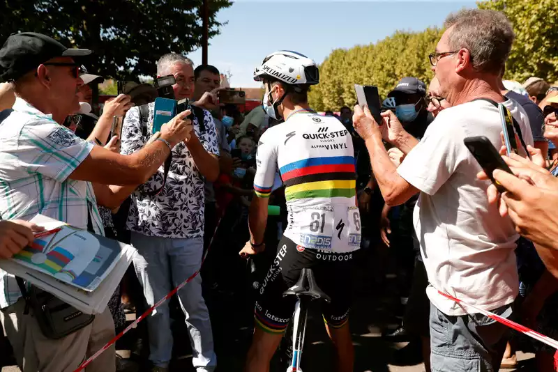 UCI Causes Uproar by Refusing to Recognize Reporter as World Champion