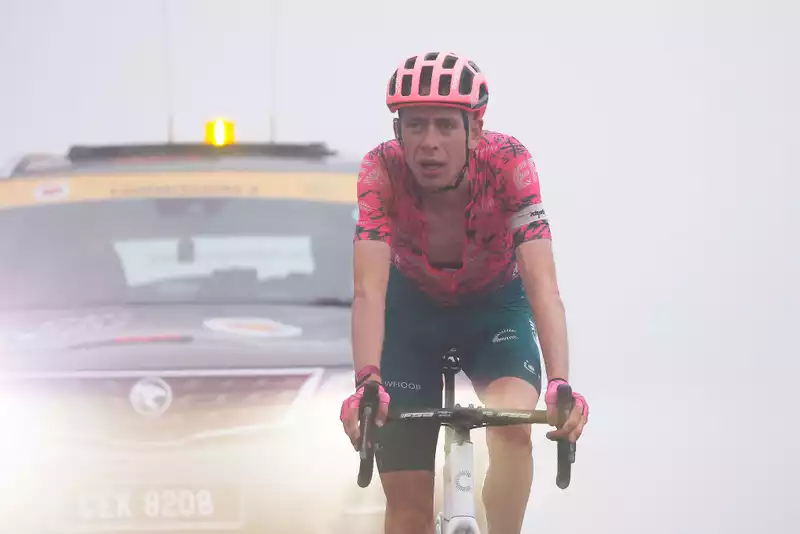 Hugh Carthy chases down Sosa, who leads in the Tour de Langkawi