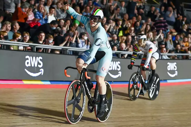 Stewart and Valente Break First in Opening Round of UCI Track Champions League