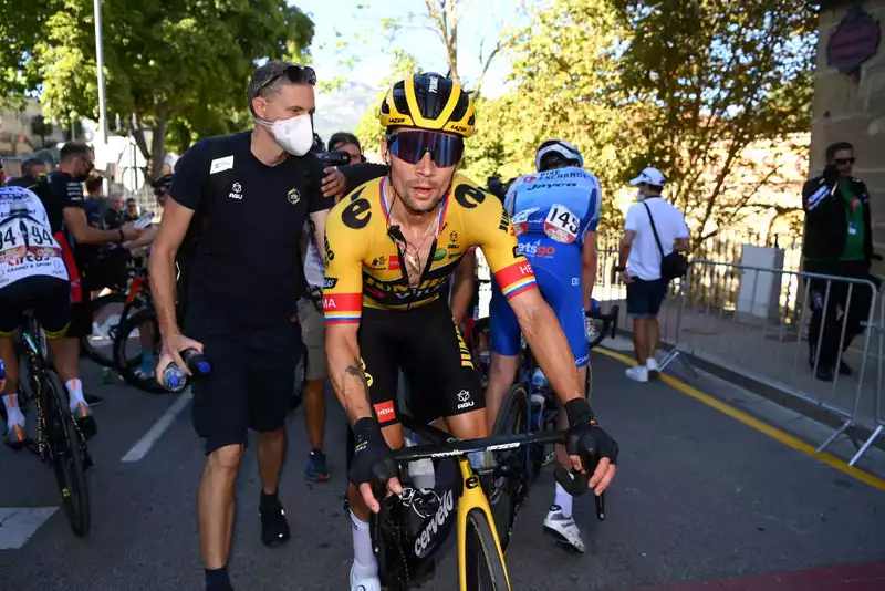 Primoz Roglic, training on the road again after shoulder surgery