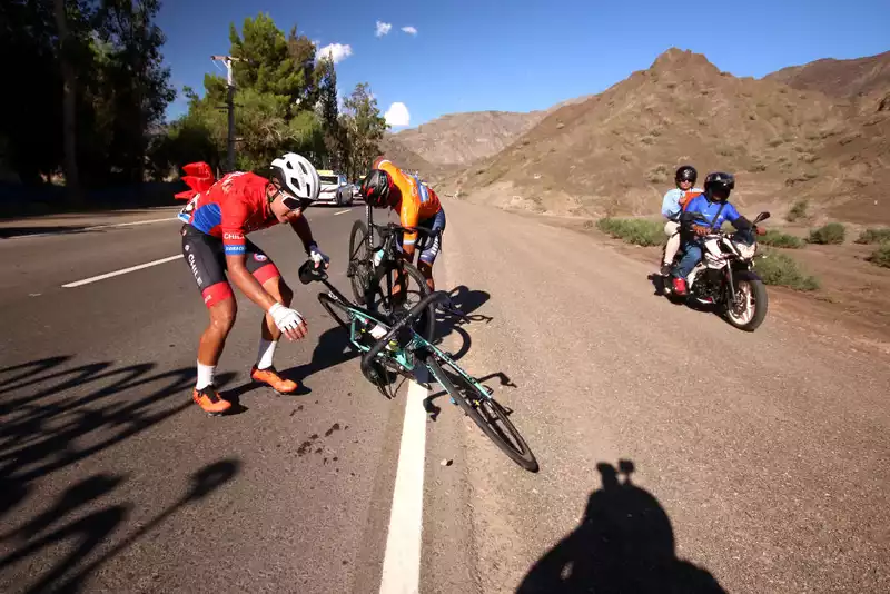 Vuelta a San Juan mountain leader disqualified for mechanical aids after crash