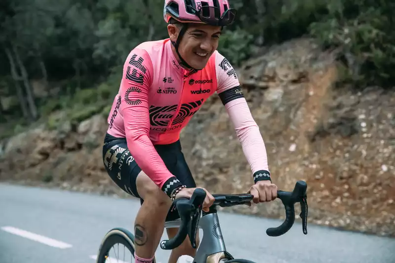 Richard Calapaz Wins Ecuadorian National Title in EF Education-EasyPost Debut