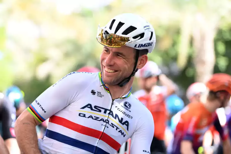 Cavendish loses Tour of Oman sprint win. ......