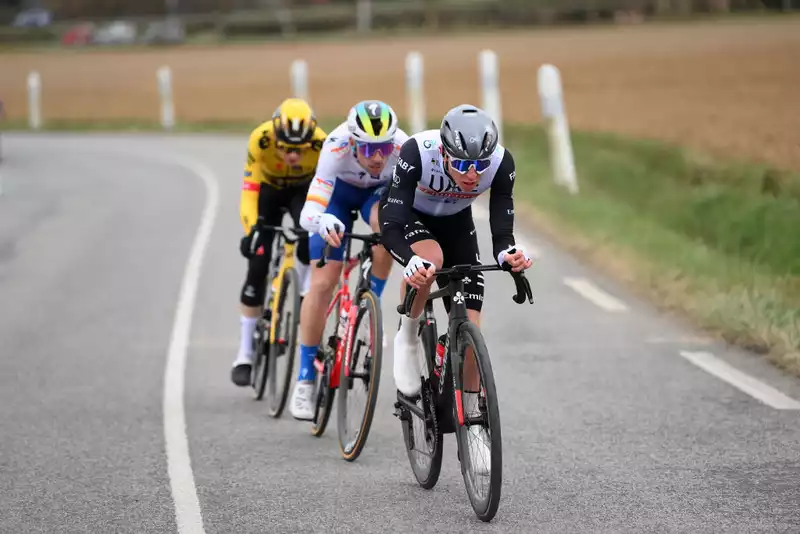 Taddei Pogacar shows his hand early in the Paris-Nice second half attack.