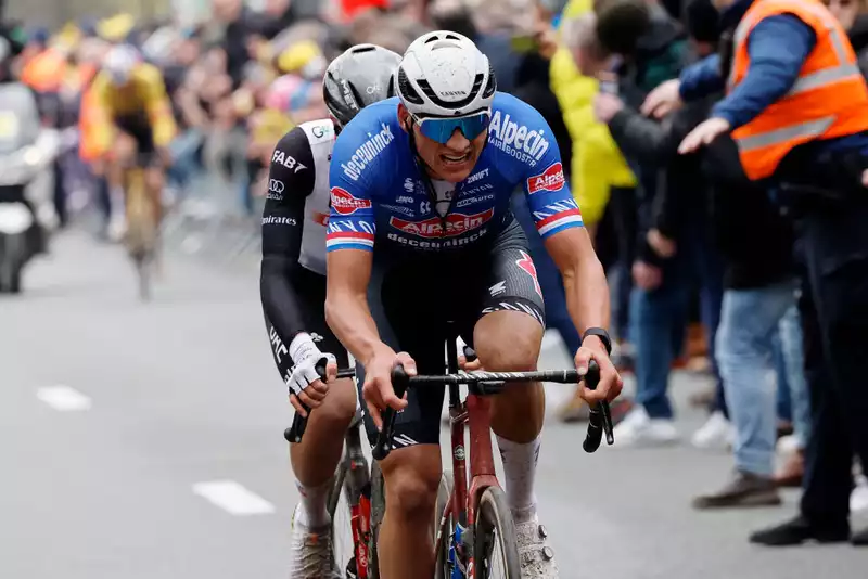 Van der Pol: Couldn't answer Pogacar in the Tour of Flanders at Quaremont