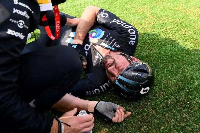 Degenkolb crashes out of Paris-Roubaix