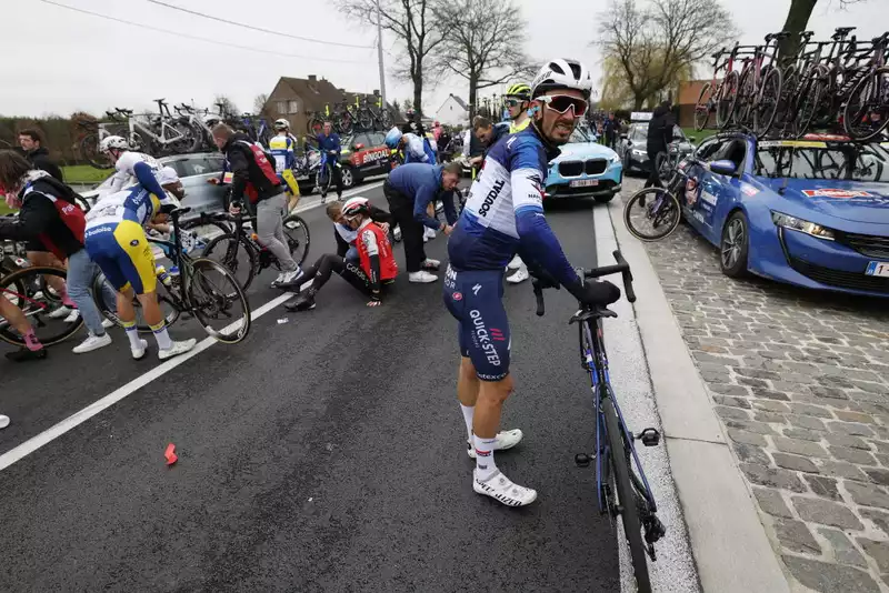 Julien Alaphilippe will miss Amstel Gold and Flèche Wallonne; Liège - Bastogne - Liège is a delicate situation