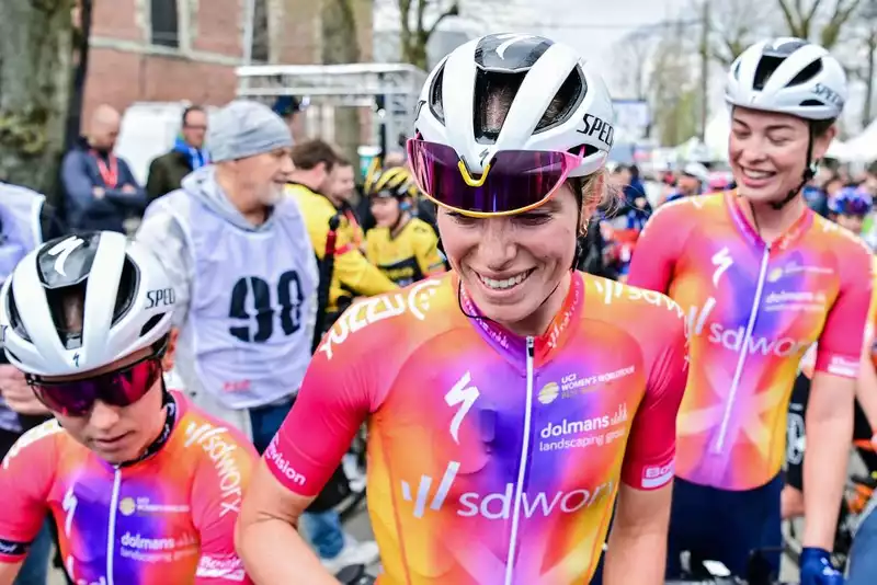 Demi Vollering, one win away from the Triple Crown of the Ardennes Classics.