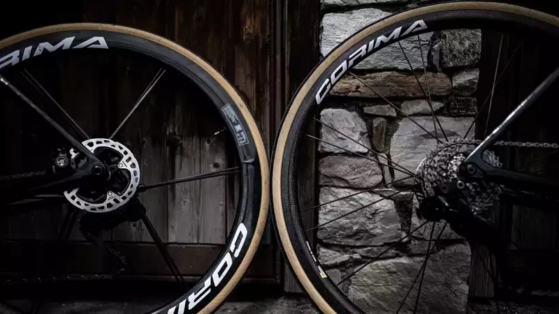 Kolyma Expands Road Wheel Lineup with Two Tubeless Carbon Fiber Models