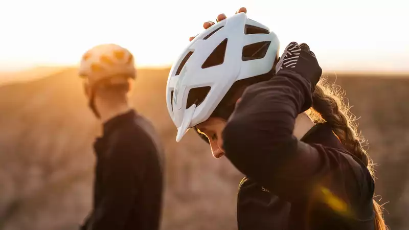 Lazer Cerro KinetiCore Helmet Extends Brand's Protection Technology to Gravel