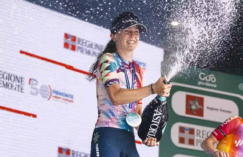 I just had to do my best," Niedermeier wins Giro Donne, the biggest victory of his career.