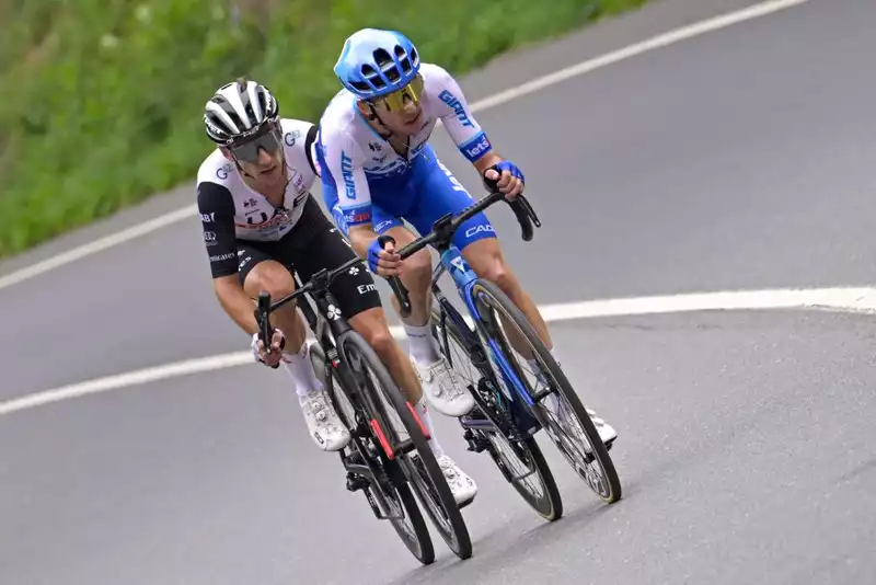 The opening round of the Tour de France pits sibling rivals against each other.