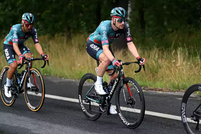 Sam Bennett Joins Ireland's Two-Way Attack at World Championships