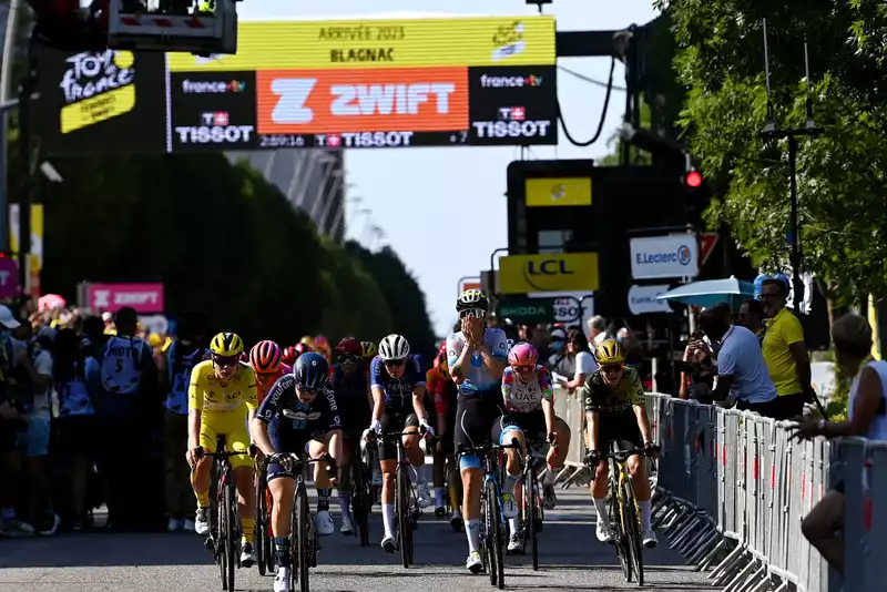 Cool: Tour de France loses a close call in fam stage, "biggest nightmare ever