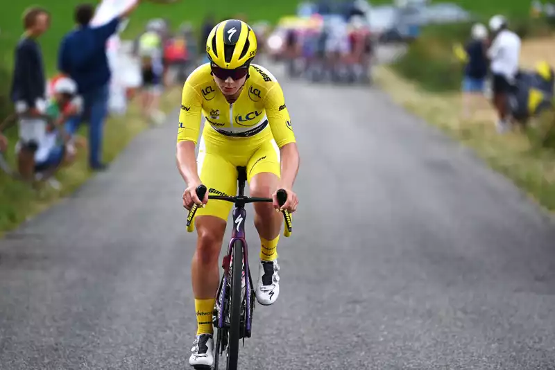 Tour de France Femmes: Kopecký keeps yellow despite time gap confusion