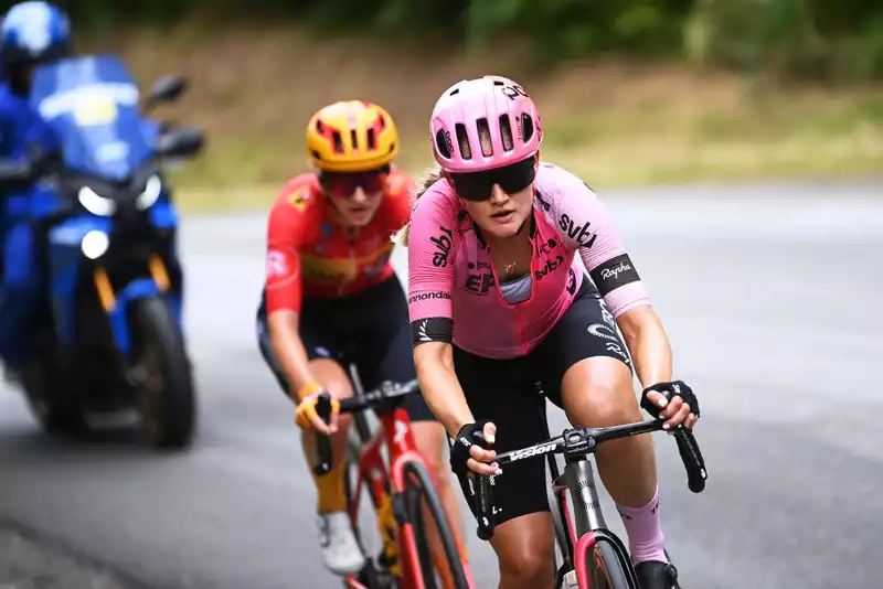 Aggressive Tour de France Femmes, Masif Santoral stages come alive with breakaways