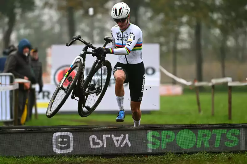 "The CX race is not planned" - Marianne Voss prioritizes rebuilding the base after surgery