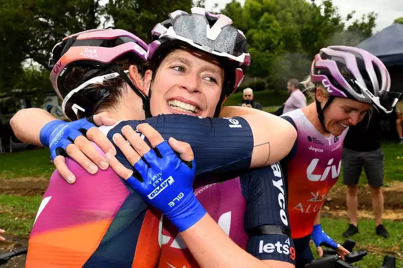 New Australian Road Champion Ruby Roseman-Gannon's "Diamond in the Leg