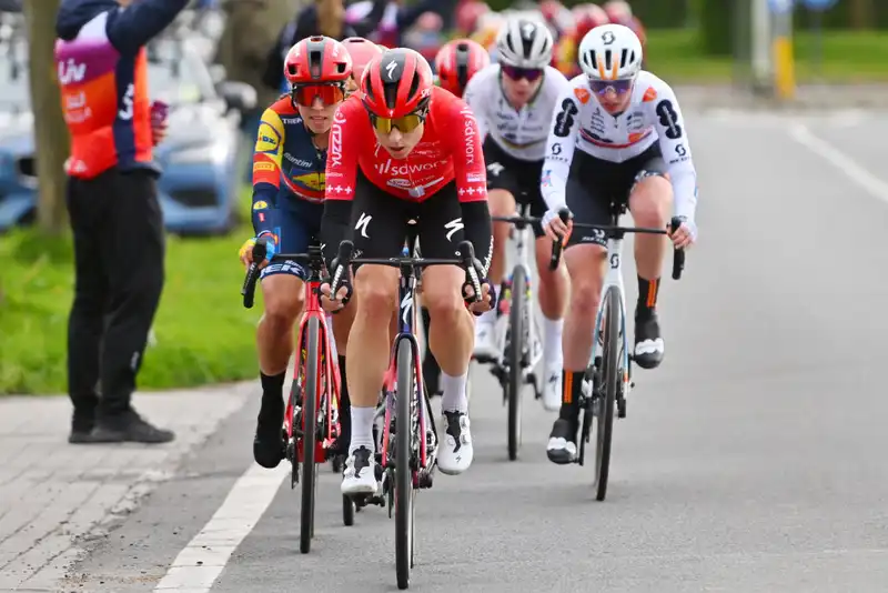 SD Walks Pro Time Takes Risk at Ghent-Wevelgem, Leads Wiebes to Finish