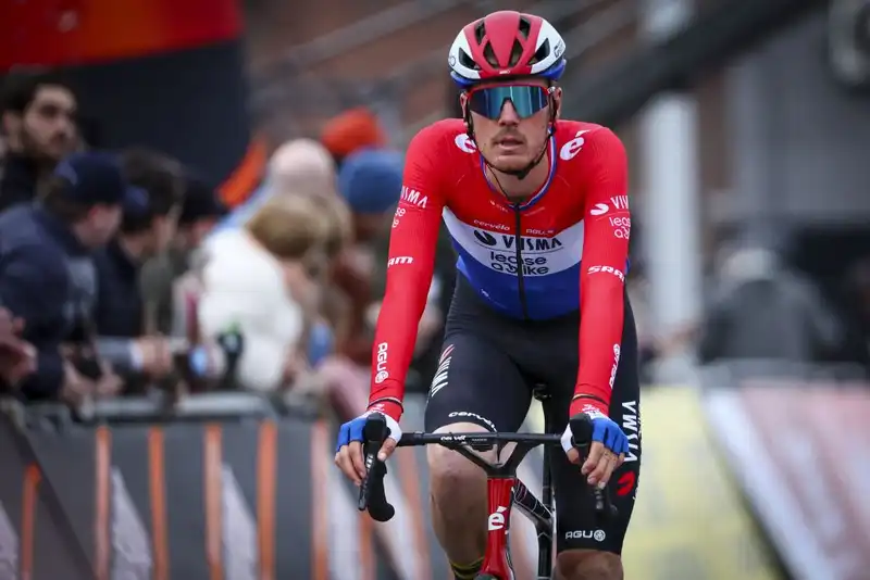 Dylan van Baar, winner of Paris-Roubaix in 2022, will not participate in the 2024 race.