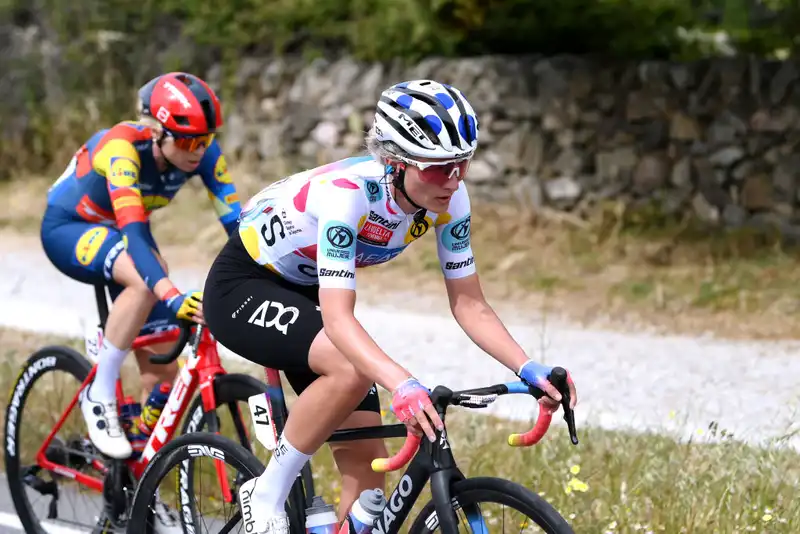 Swinkels runs aggressively on final day of La Vuelta Femenina, but not in polka-dot jersey