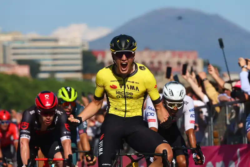 Giro d'Italia stage winner Olaf Kooij follows his instincts and takes his first Grand Tour victory.