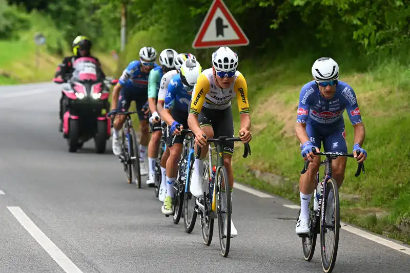 Luke Prapp, Giro d'Italia stage winner, poop stops at Zapada