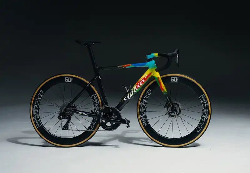 CVNDSH x Wilier Filante SLR, Mark Cavendish's custom bike for the Tour de France, a "record-breaking bike" is unveiled