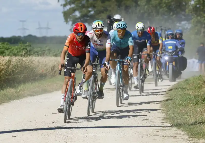 The level of the Tour is extraordinary" - Tom Pidcock gives his all in the gravel attack of the 150km Tour de France