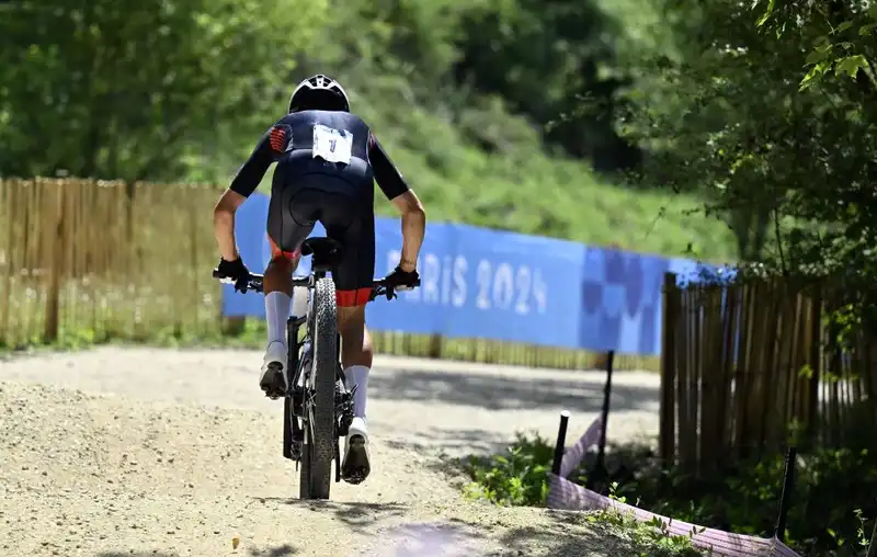 Tom Pidcock Overcomes Puncture, Goes from Chaser to Champion in Epic Olympic Mountain Bike Battle