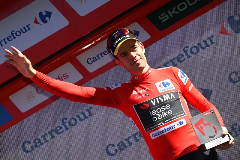 Vuelta a España, Visma Reese A bike roller coaster, Wout van Art leads but Dylan van Baare crashes