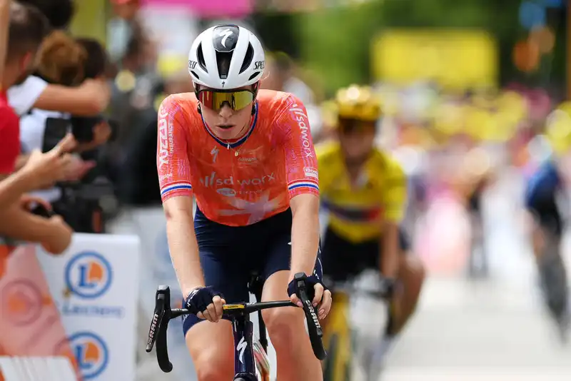 'A few kilometers can buy you a few minutes' - SD Wax Pro Time confident Vollering can take back yellow in final Tour de France Femme race