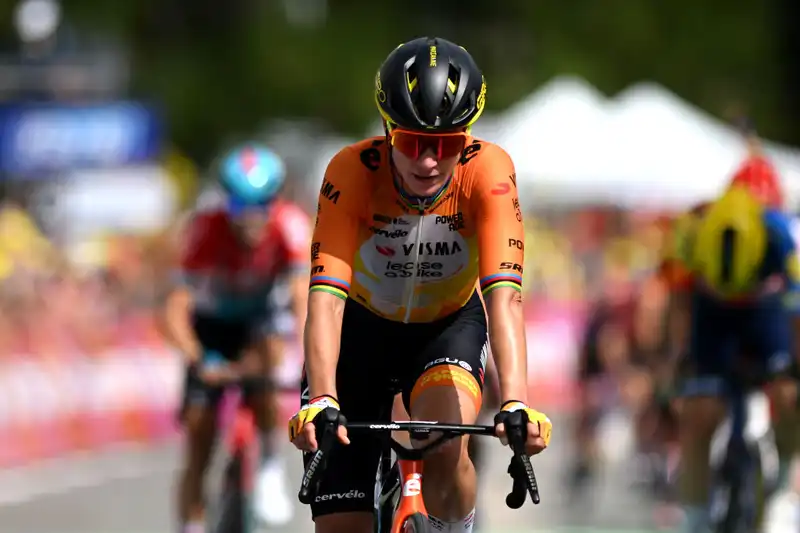 It was a tough battle” - Marianne Vos takes the green jersey of the Tour de France Femme after winning the points battle in Morteau