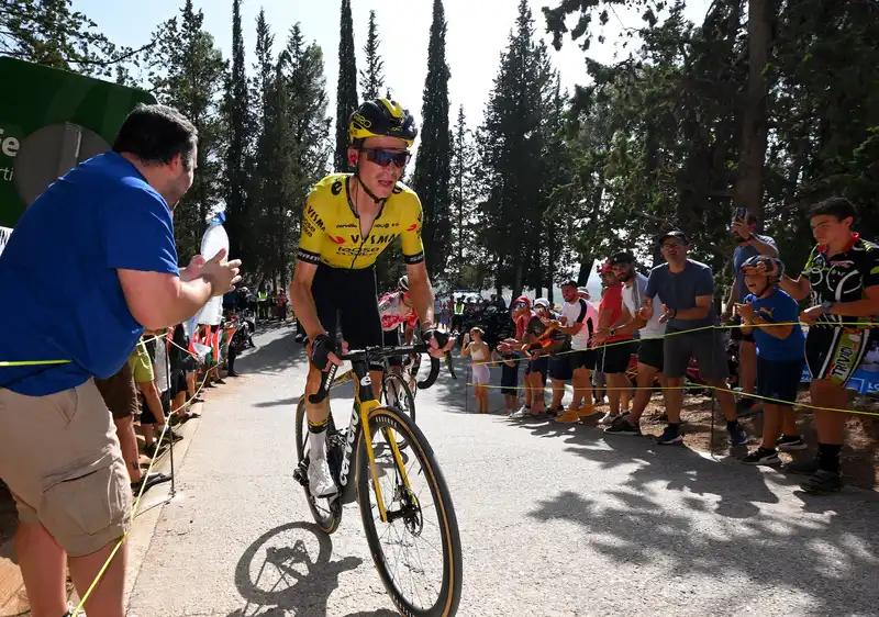 Sepp Kus, late again at the Vuelta a España.