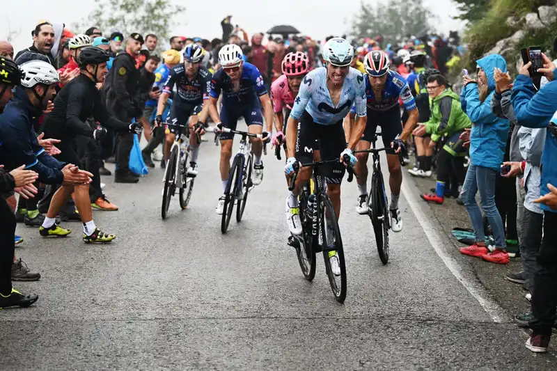 'Every day we lose less' - Enric Mas and Mikel Landa outrace Primoš Roglic at the Vuelta a España