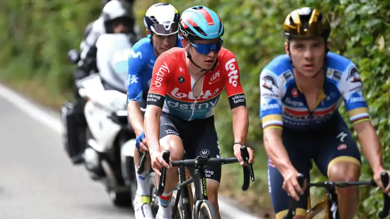 My legs were cramping” - Renate van Eotveldt, struggling to eat, finishes 7th at Il Lombardia