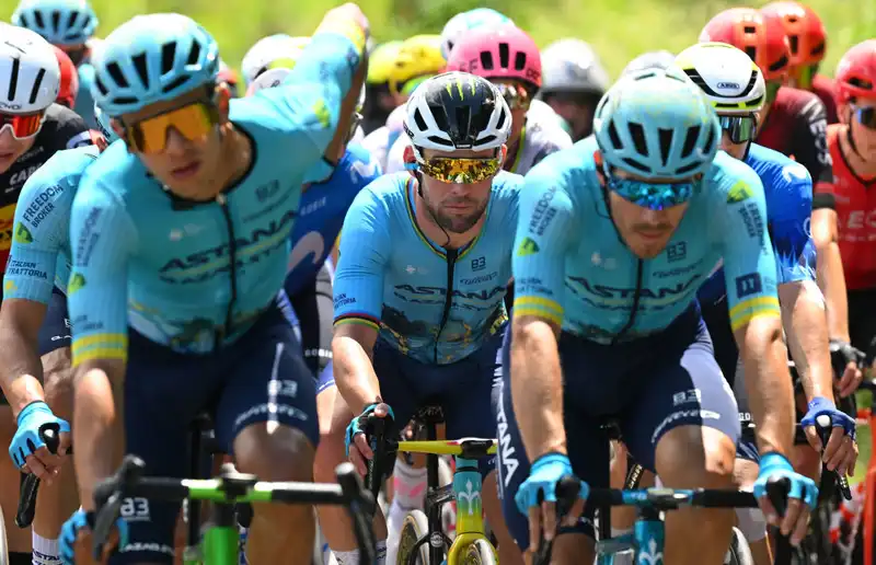 Pete Kennaugh and Alex Dowsett will strengthen Astana's performance and racing staff in 2025